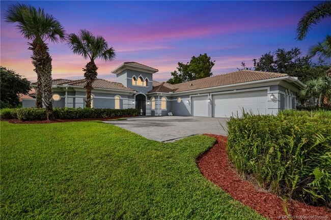 Photo - 872 SW Squire Johns Ln