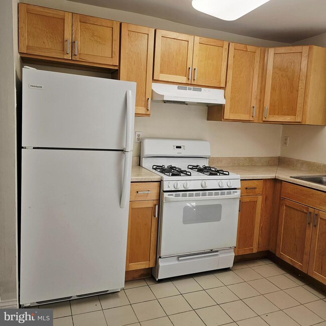 Photo - 1816 Montrose St