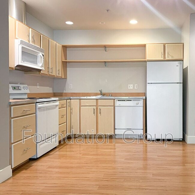 Building Photo - 4038 Stone Way N Rental