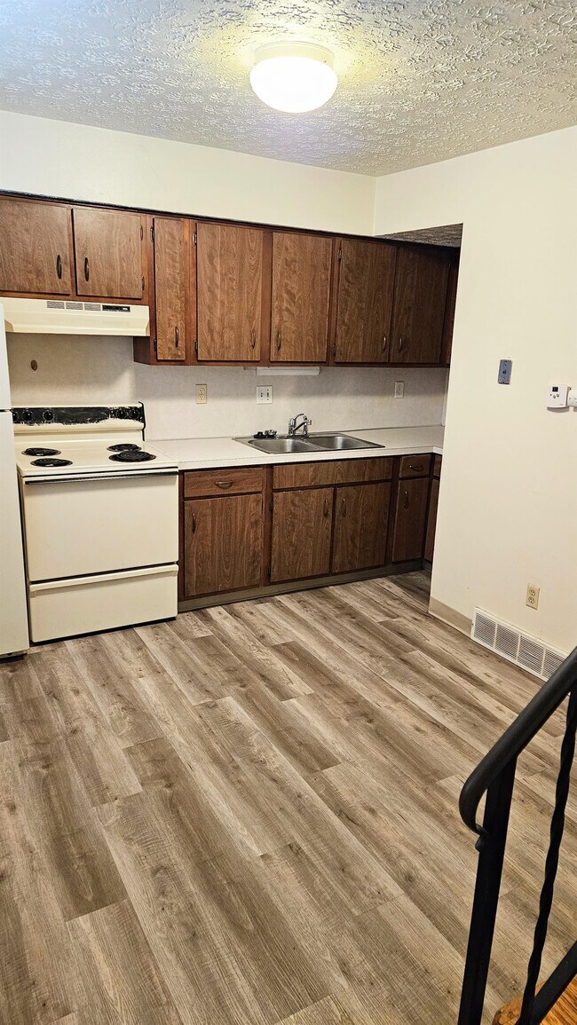 376 E Northwood Ave Apartment Unit B Columbus, OH