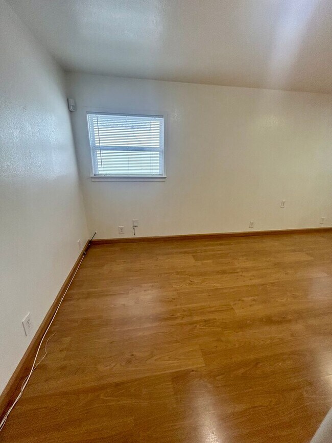 Photo - 1849 Washington Ave Unit #B