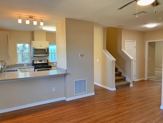 Photo - Coming Soon!! 4BR/4BA, downtown apartment. Walk to Flagler College..