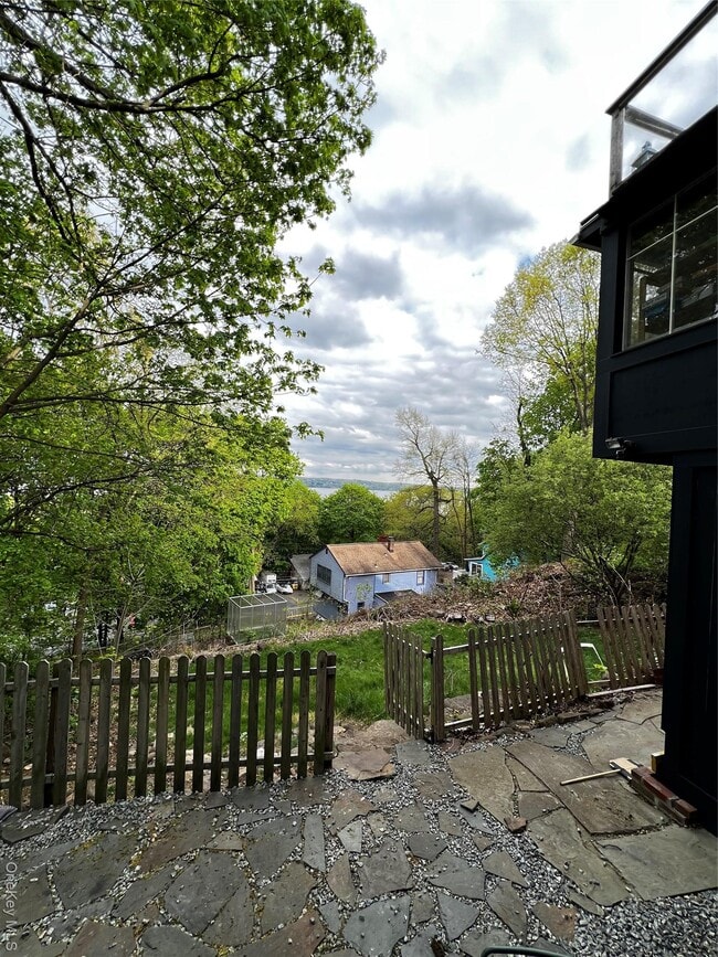 Building Photo - 16A Shadyside Ave