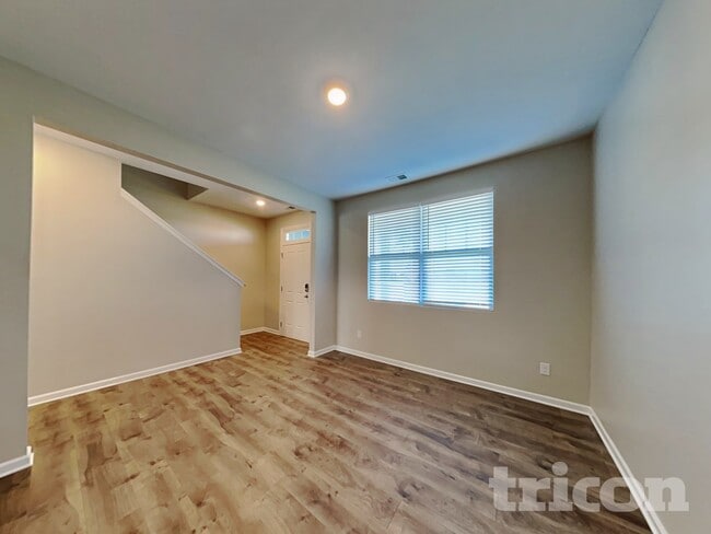 Photo - 201 William Dylan Dr