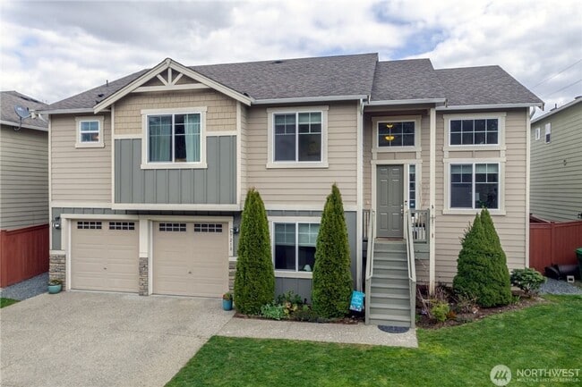 Building Photo - Spacious Eagle Heights Rental w/ Playgroun...