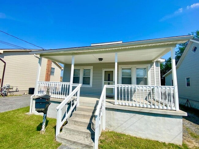Photo - Charming 2 Bedroom/1.5 Bathroom Home with Large Backyard in Colgate, Baltimore, MD!