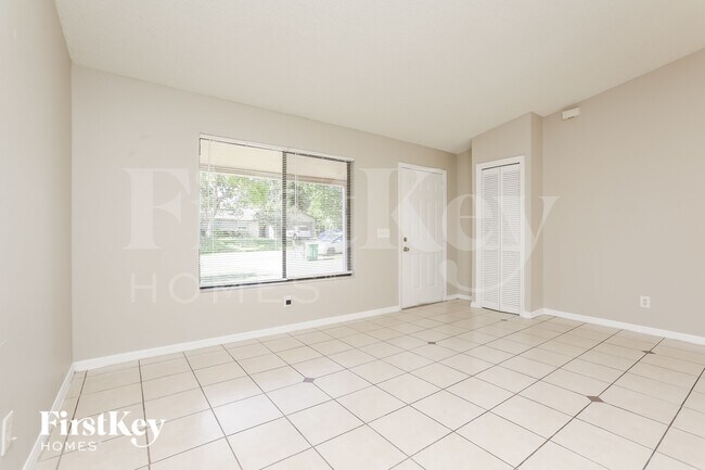 Photo - 2084 Everest St