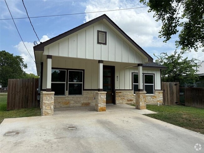 Building Photo - 811 5th Rental