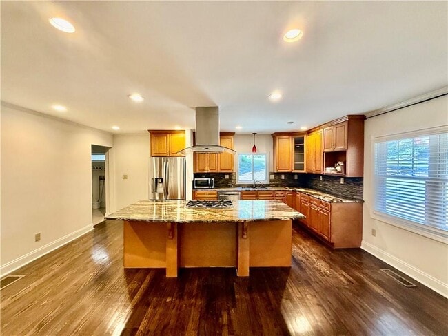 Photo - 213 Lansdowne Ave