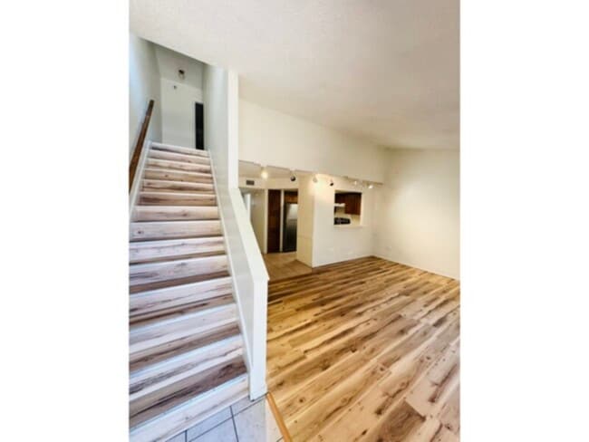 Photo - ***3 BEDROOM APARTMENT IN SEAGOVILLE*** - ...
