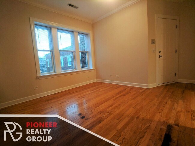 3254 N Clifton Ave Unit 3