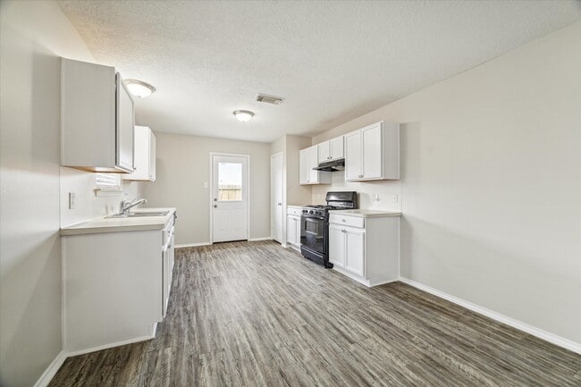 Photo - 1435 Glasholm Dr