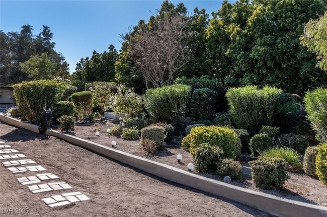 Photo - 2940 Rosanna St