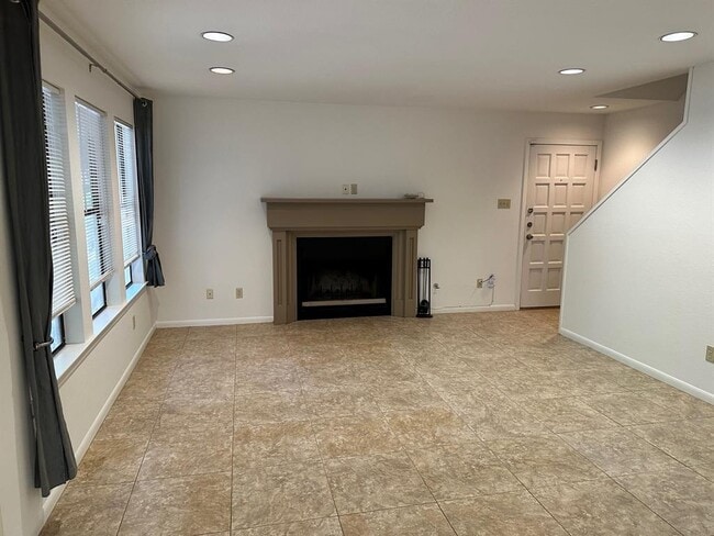 Photo - 2009 Ashby Ave