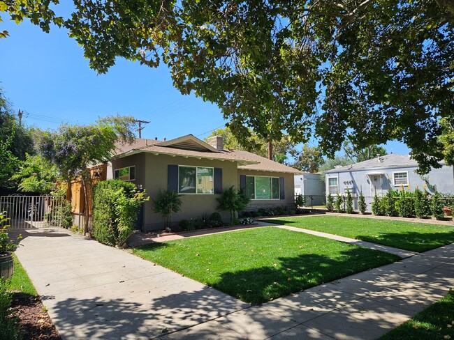 Photo - Beautiful Home in a Lovely Neighborhood! Available Spacious 2 Bedroom and Two Bathroom!