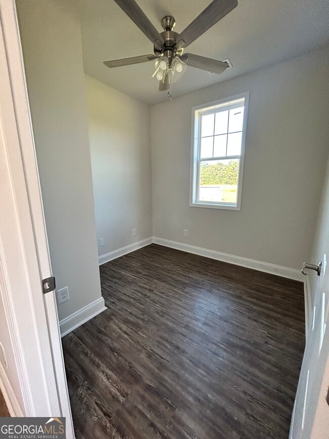 Photo - 2467 Smith Rd