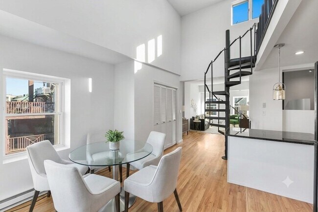 Building Photo - 159 Dorchester St Unit 3