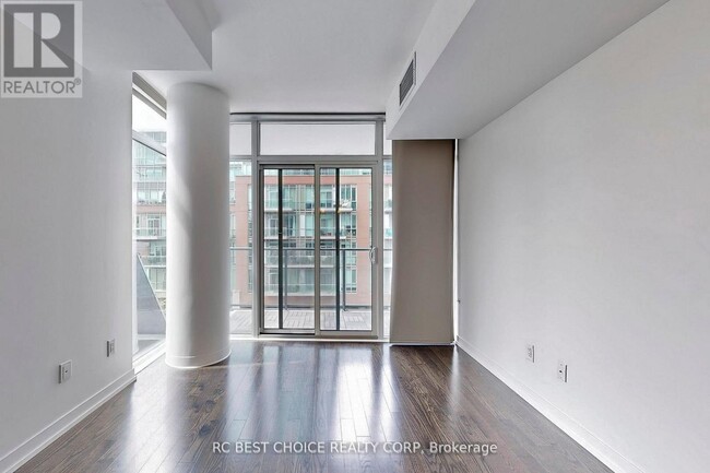 Photo - 105 George St Unit 411
