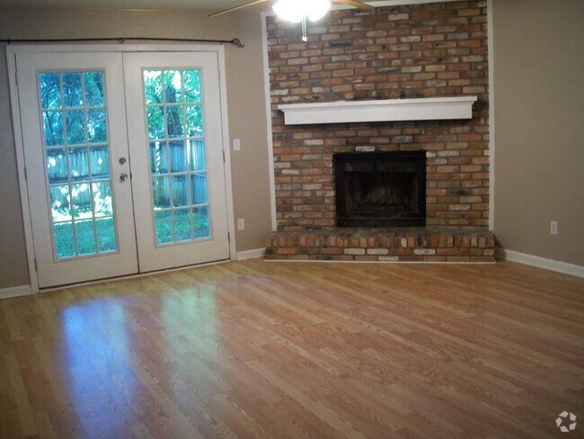Building Photo - 1812 Lilac Ln Rental