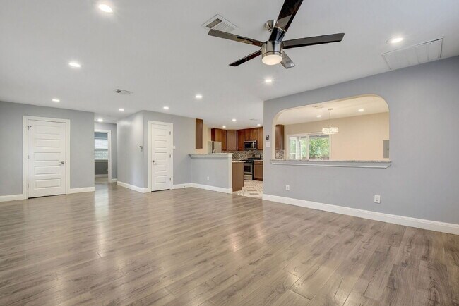 Photo - 5001 Canella Dr