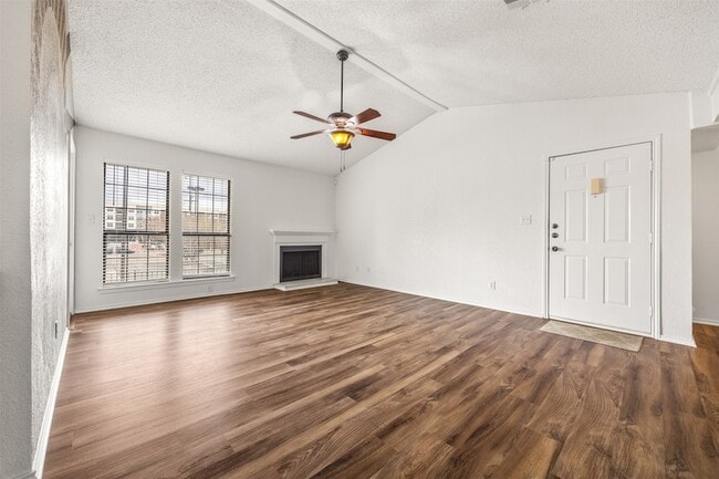 Photo - 1202 Thorpe Ln Unidad 612