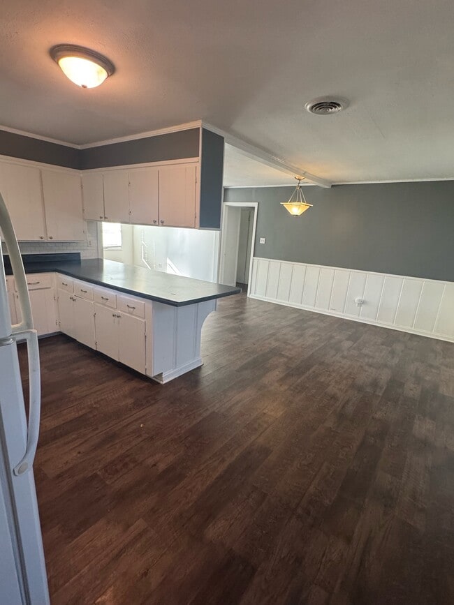 Photo - 1504 Lambard Dr