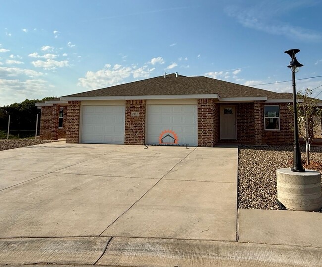 Building Photo - 2131 Bobwhite Ct Unit A Rental