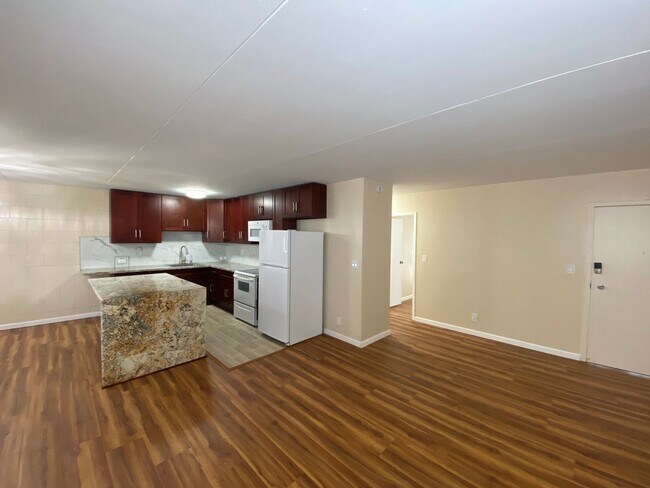 Photo - 025RIV Unit 402