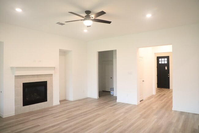 Photo - 1618 Glacier Dr