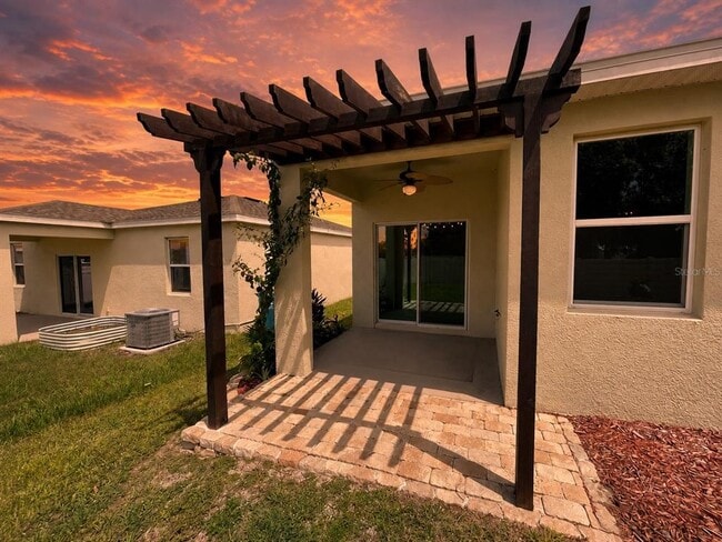 Photo - 689 Crown Rose Dr