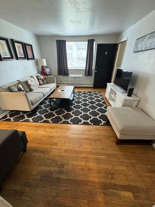 Photo - 3212 Ellwood Ave