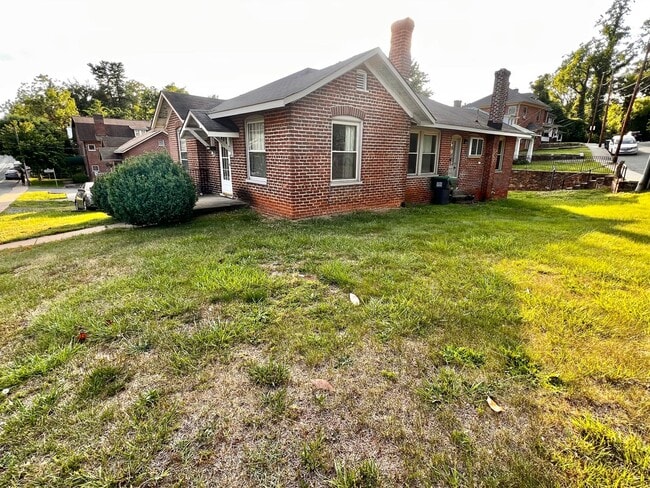 Photo - Charming 1920's Single family home near Scott Stadium & UVA for Rent