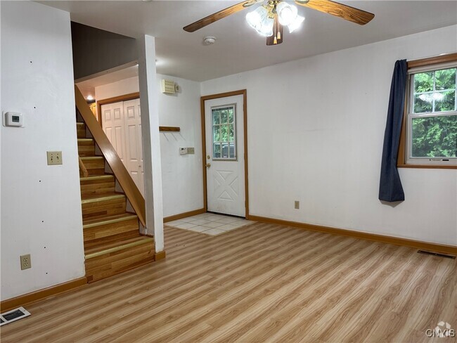 Building Photo - 28 Mcharrie St Rental