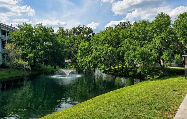 Lake Crossing Apartments