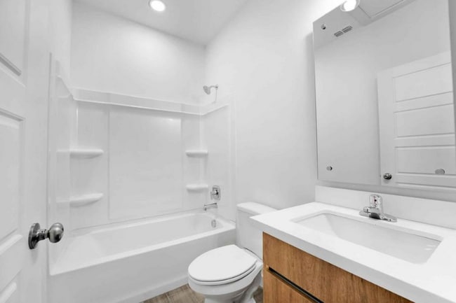 Photo - 1402 W Platinum Dr Unidad 2