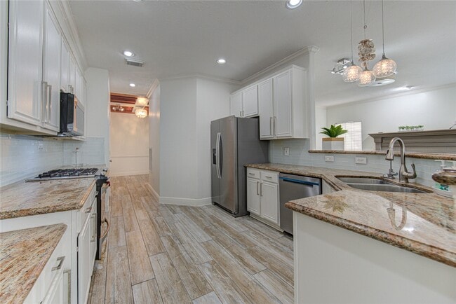 Photo - 1115 Enclave Square E