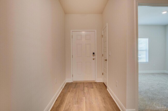 Photo - 539 Bridle Way