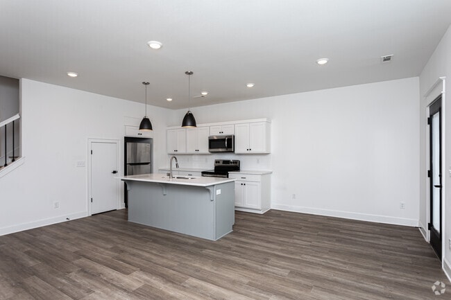 4BR, 3BA - 1,569 SF
