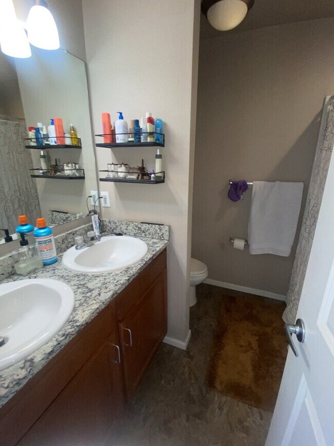 Photo - New 2bd/2.5ba Englewood Condo New Construction!! Layton #B Unidad B