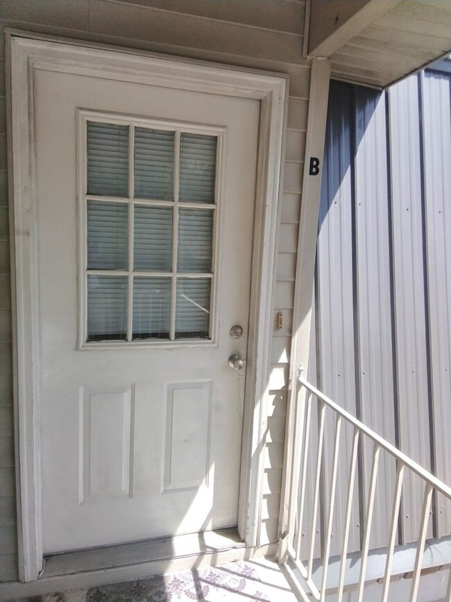 Building Photo - 614-B Drypoint Ln. Unit 614-B Drypoint Ln.