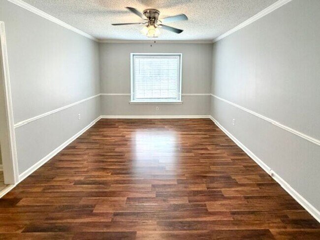 Cordova Home-Spacious 3 bedroom 2 bath home