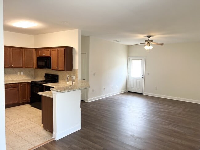 Building Photo - 43225 Creek Cir