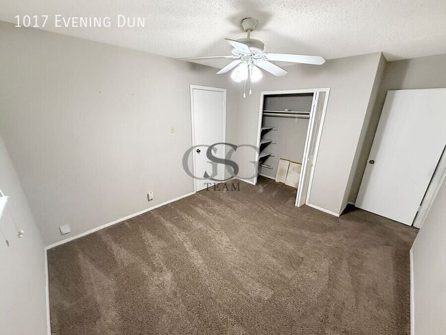 1017 Evening Dun St