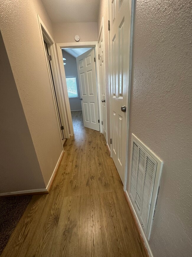 Photo - 1222 Ravenscourt Dr
