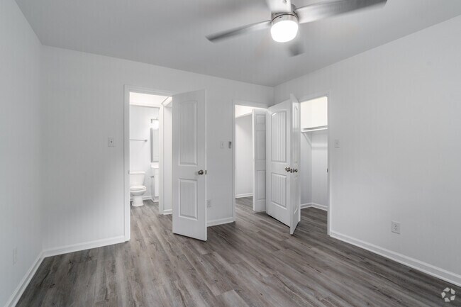 1BR, 1BA-764 SF