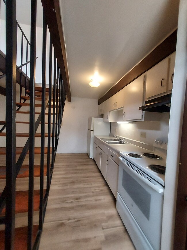 Photo - 185 Buckingham St Unidad D