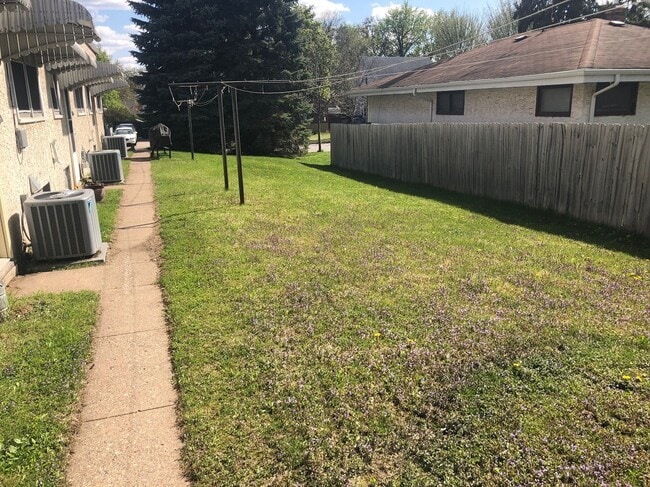 Photo - 1897 Lacrosse Ave