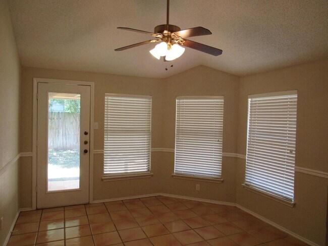 Photo - 3 Bedroom in Encino Park!