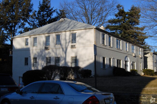 Photo - Hampden Manor