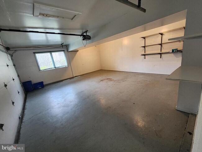 254 Sayre Dr